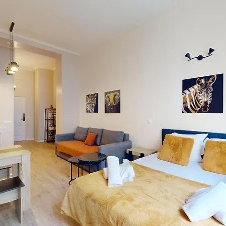 252 Majestic - Superbe A Apartment