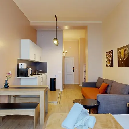 252 Majestic - Superbe A Apartment *